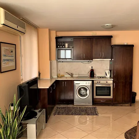 Top Centre Two Bedroom Warna