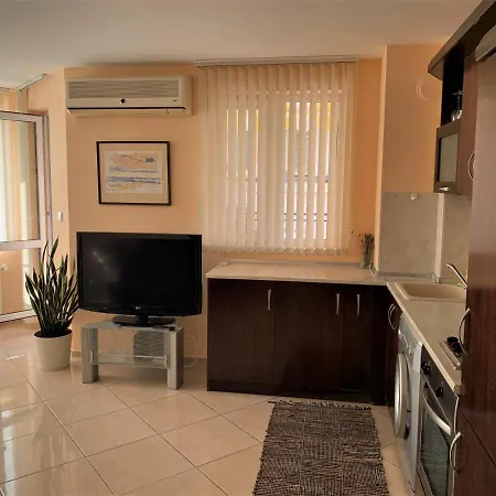 Top Centre Two Bedroom Warna