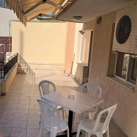 Apartment Top Centre Two Bedroom *